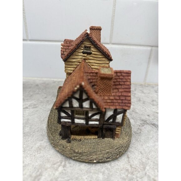 Vintage David Winter Hand painted Collectible: Market Street 1980. Pre-owned - Picture 2 of 5